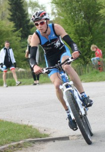 dylan_cross_n-209x300.jpg